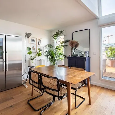 Jules Verne - Superb Duplex Rooftop Apartman