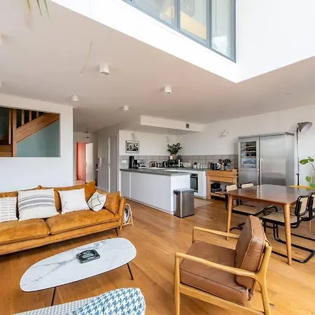 Jules Verne - Superb Duplex Rooftop Apartman Saint-Ouen
