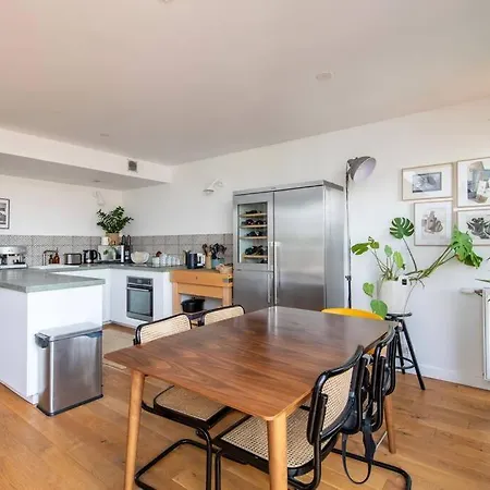 Jules Verne - Superb Duplex Rooftop Saint-Ouen