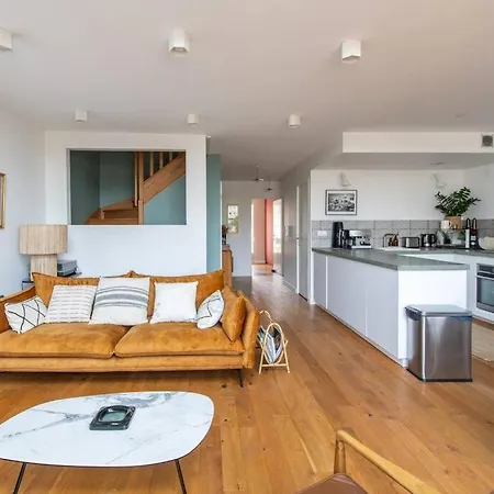 Jules Verne - Superb Duplex Rooftop * Saint-Ouen